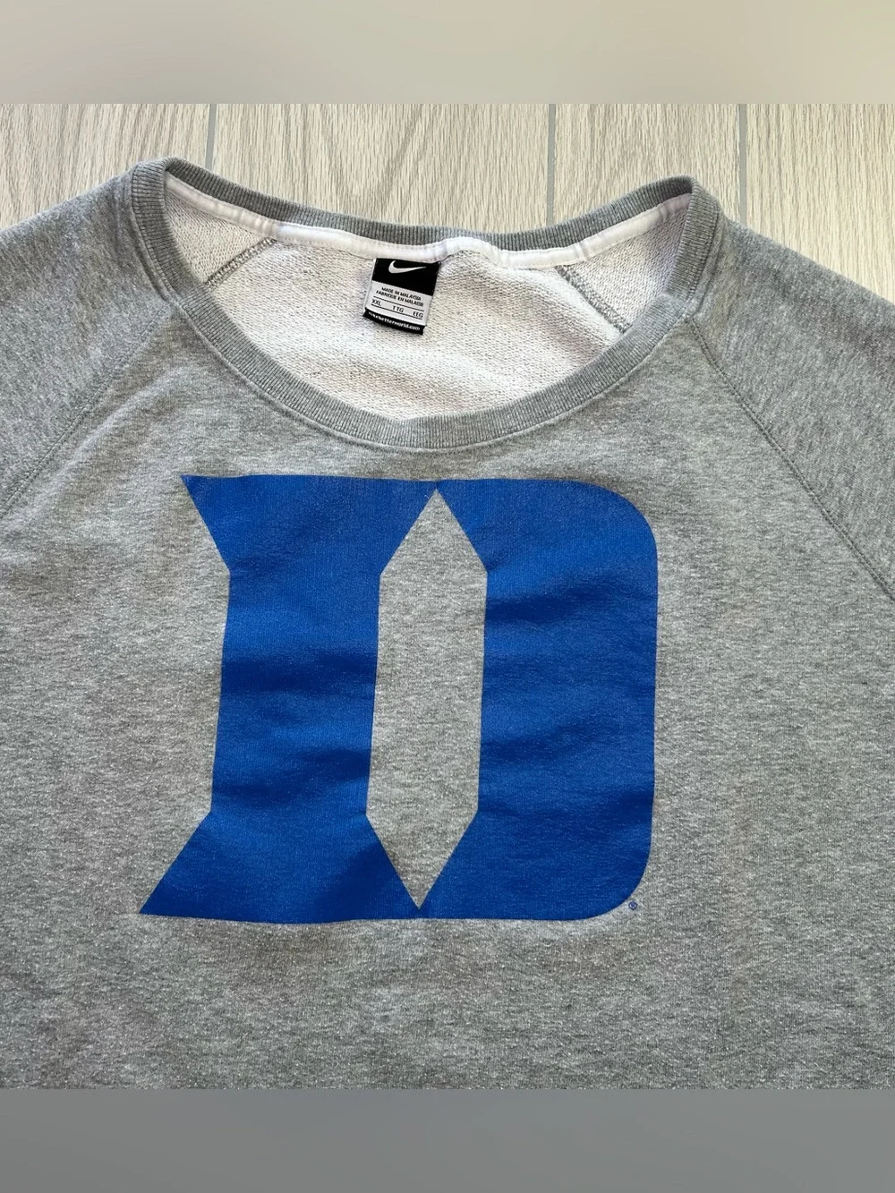 Nike as 2xl neck